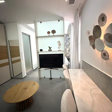 Chic Centre Apartment